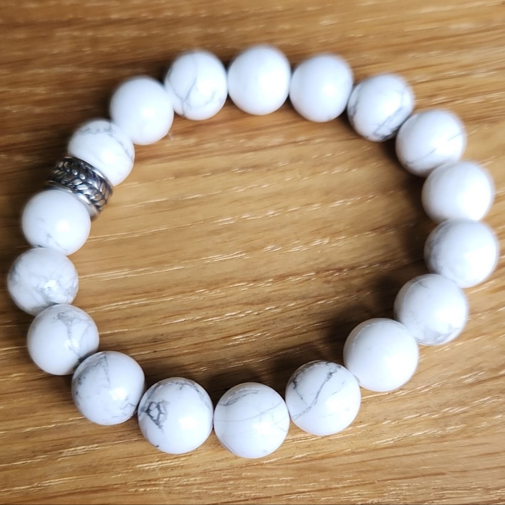 White Howlite Beads Bracelet, Stretch, Hand Crafted - Picture 8 of 9
